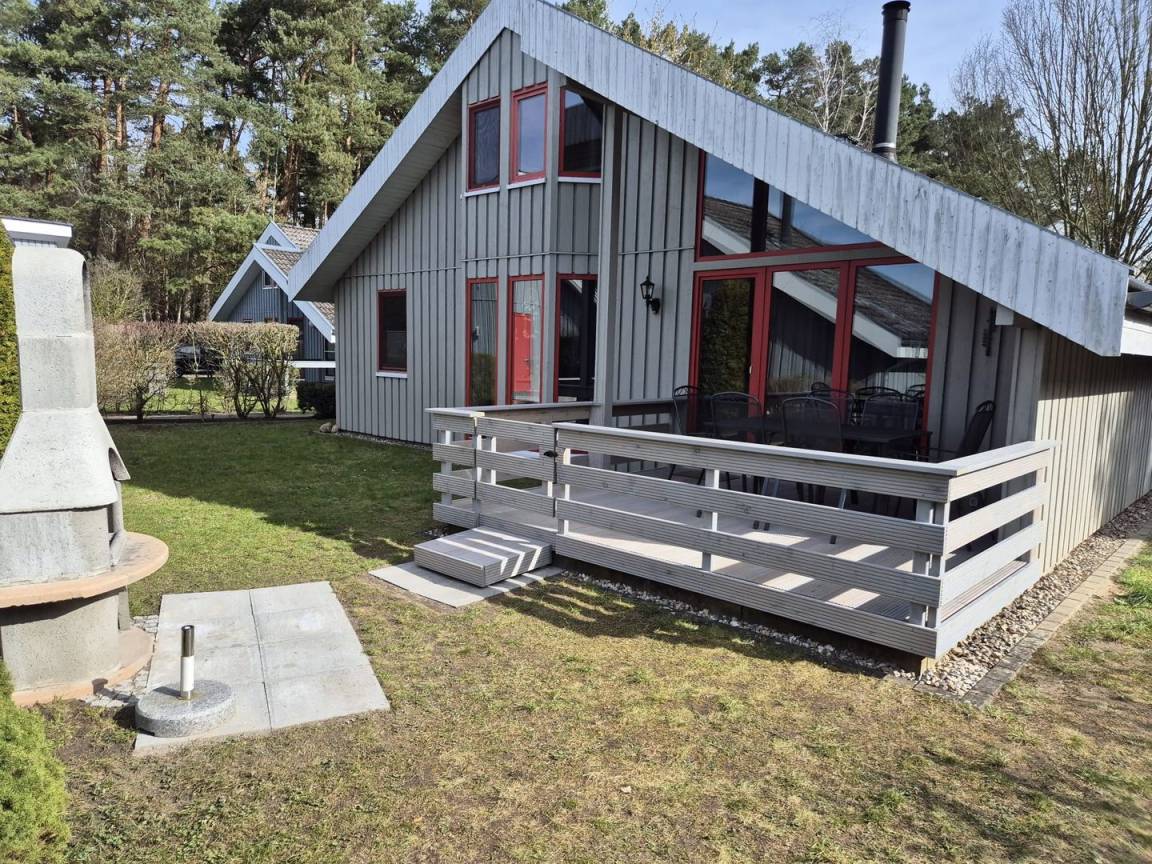 81 M² Ferienhaus ∙ 2 Schlafzimmer ∙ 6 Gäste - Userin