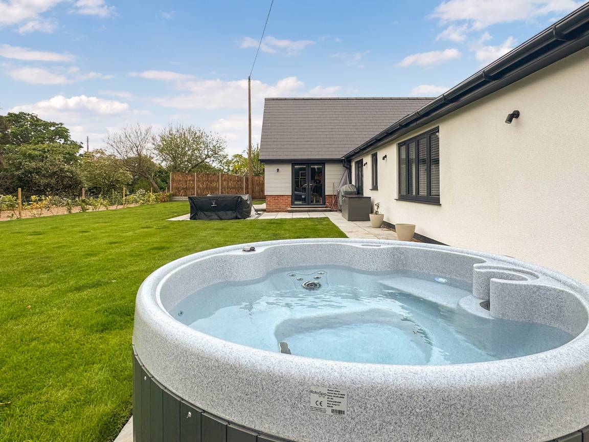 Cottage ∙ 3 Bedrooms ∙ 8 Guests - Cromer Beach