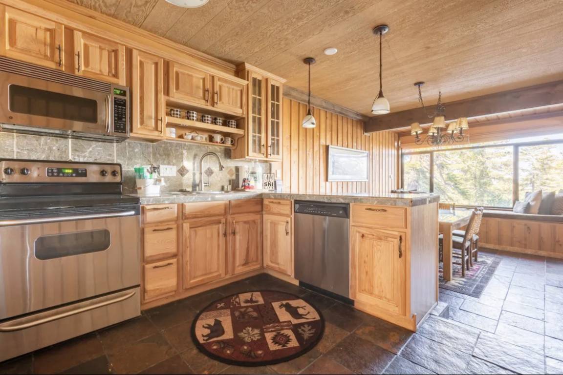93 M² Apartment ∙ 2 Bedrooms ∙ 7 Guests - June Lake, CA