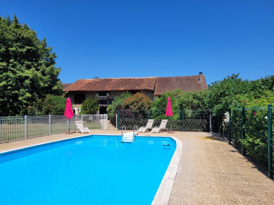 65 M² Casa ∙ 2 Habitaciones ∙ 4 Huéspedes - Thiviers