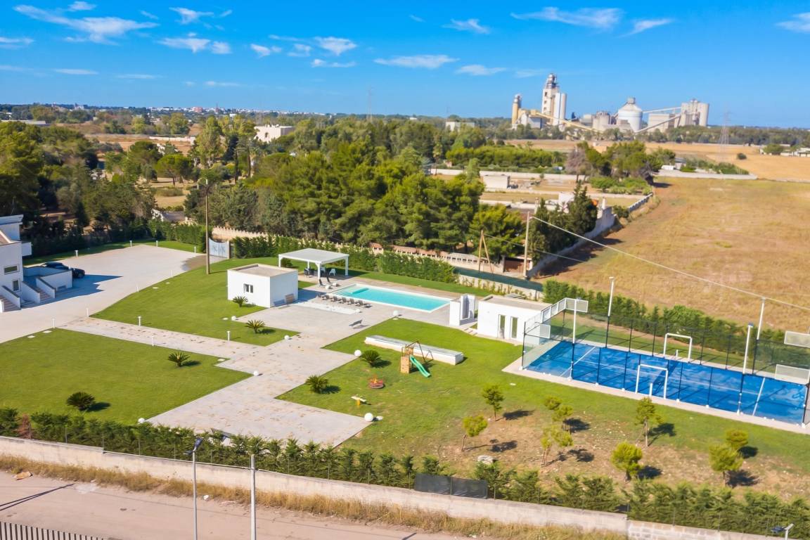 360 M² Villa ∙ 5 Chambres ∙ 12 Personnes - Galatina