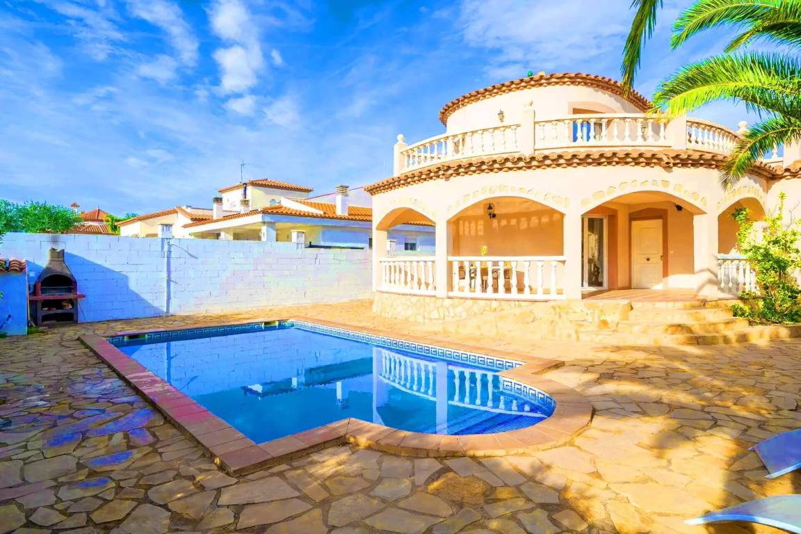 190 m&sup2; Villa 5 Schlafzimmer 10 G&auml;ste