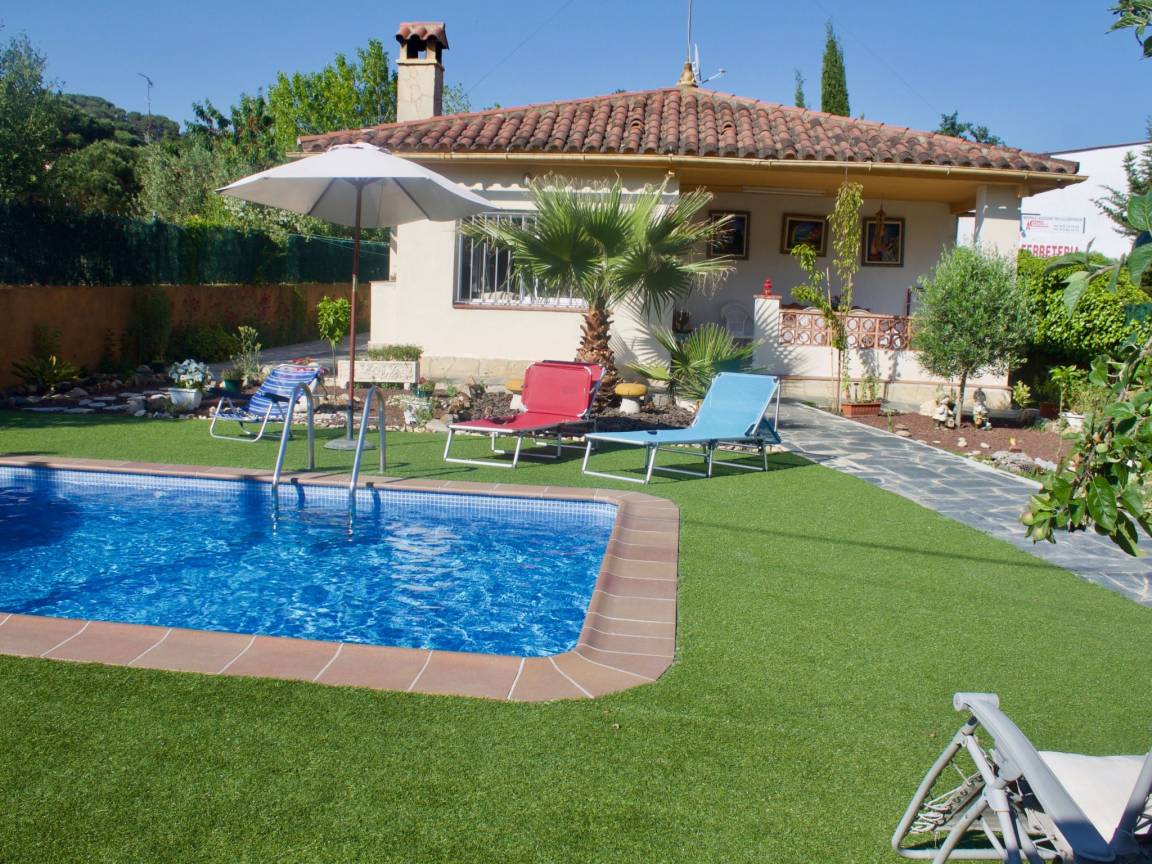 400 M² House ∙ 3 Bedrooms ∙ 6 Guests - Blanes