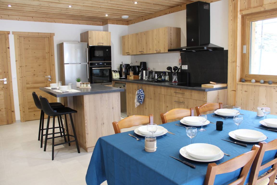 77 M² House ∙ 3 Bedrooms ∙ 8 Guests - Courchevel