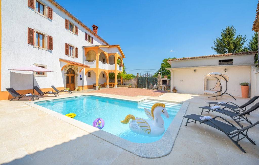 220 M² Maison De Vacances ∙ 4 Chambres ∙ 8 Personnes - Motovun
