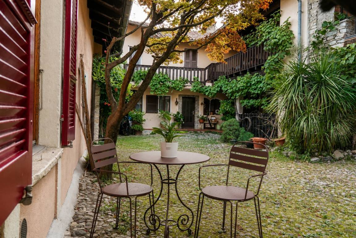 70 M² Apartment ∙ 1 Bedroom ∙ 4 Guests - Varese
