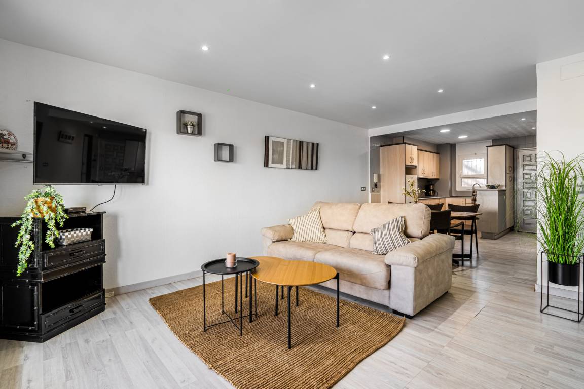 70 M² Apartment ∙ 2 Bedrooms ∙ 6 Guests - Ampuriabrava