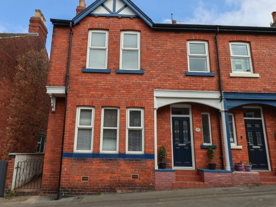Cottage ∙ 3 Bedrooms ∙ 6 Guests - Scarborough