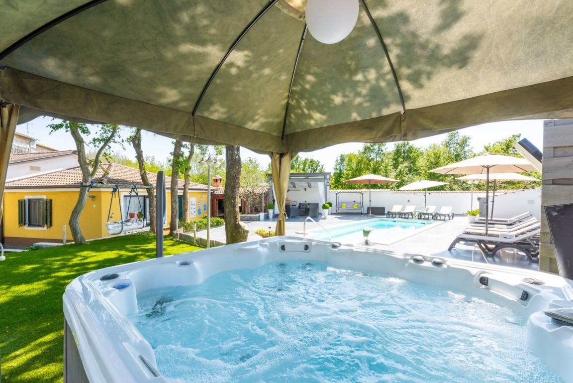 45 M² Ferienhaus ∙ 2 Schlafzimmer ∙ 4 Gäste - Novigrad