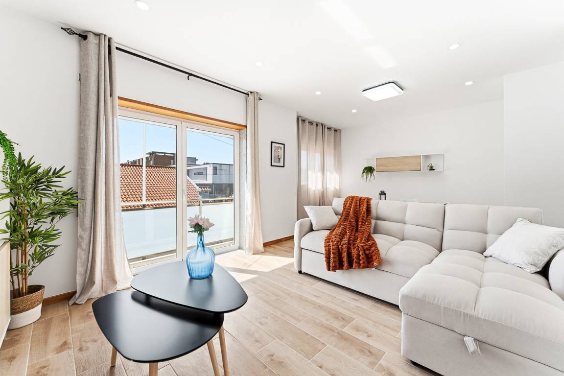 95 M² Apartment ∙ 2 Bedrooms ∙ 4 Guests - Mindelo