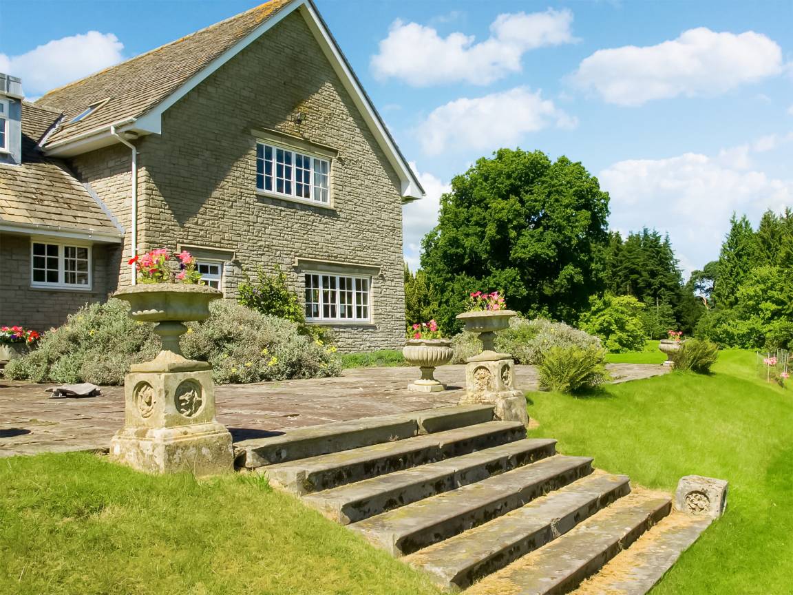 Cottage ∙ 7 Bedrooms ∙ 12 Guests - Herefordshire