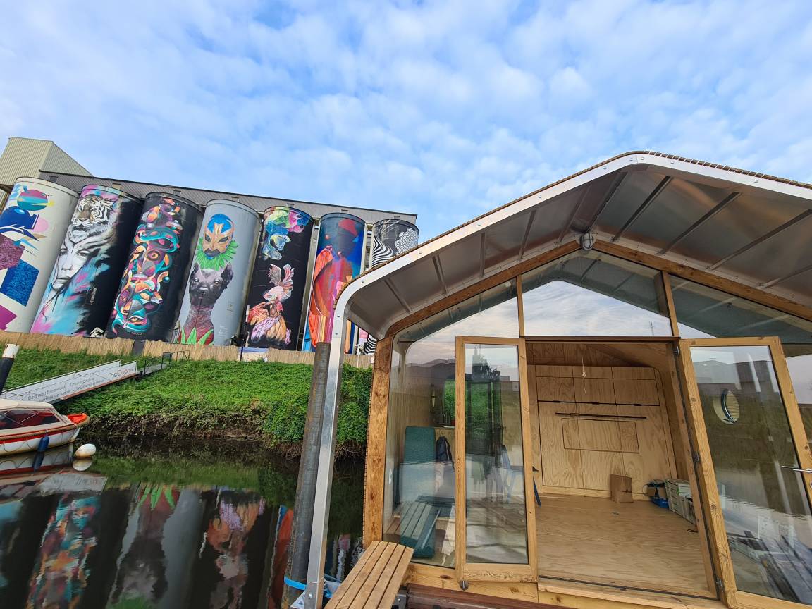 Houseboat ∙ 2 Bedrooms ∙ 6 Guests - 's-Hertogenbosch