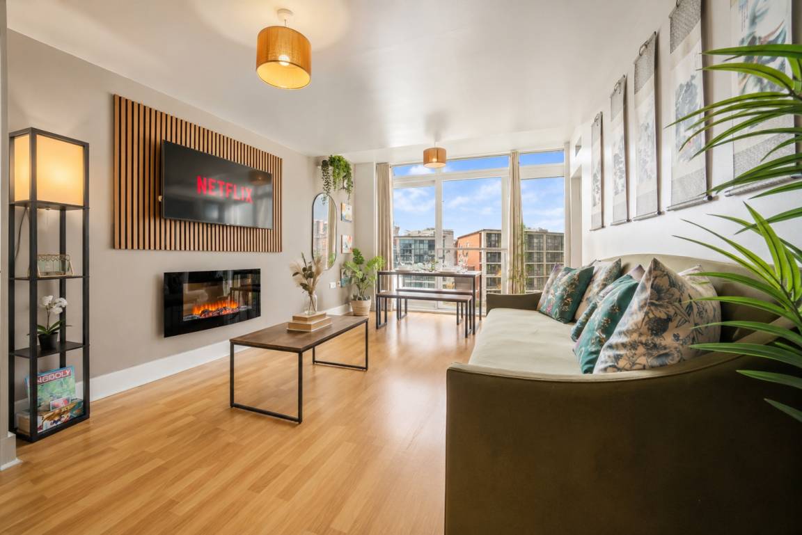 590 M² Apartment ∙ 2 Bedrooms ∙ 6 Guests - Birmingham