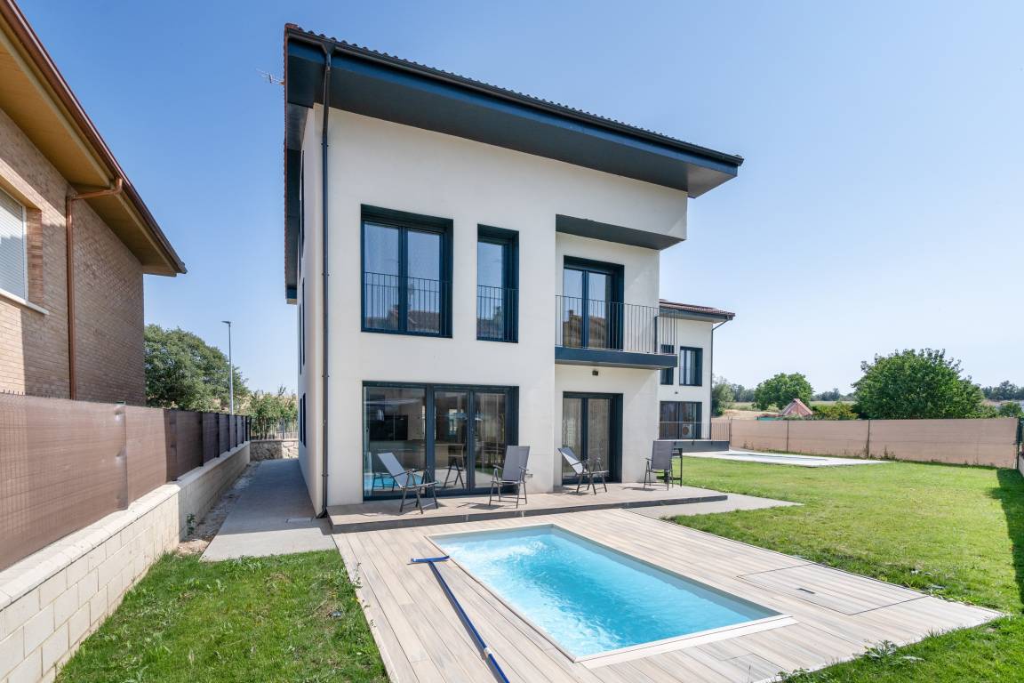 300 평방 미터 주택 ∙ 침실 5개 ∙ 게스트 13명 - 부르고스
