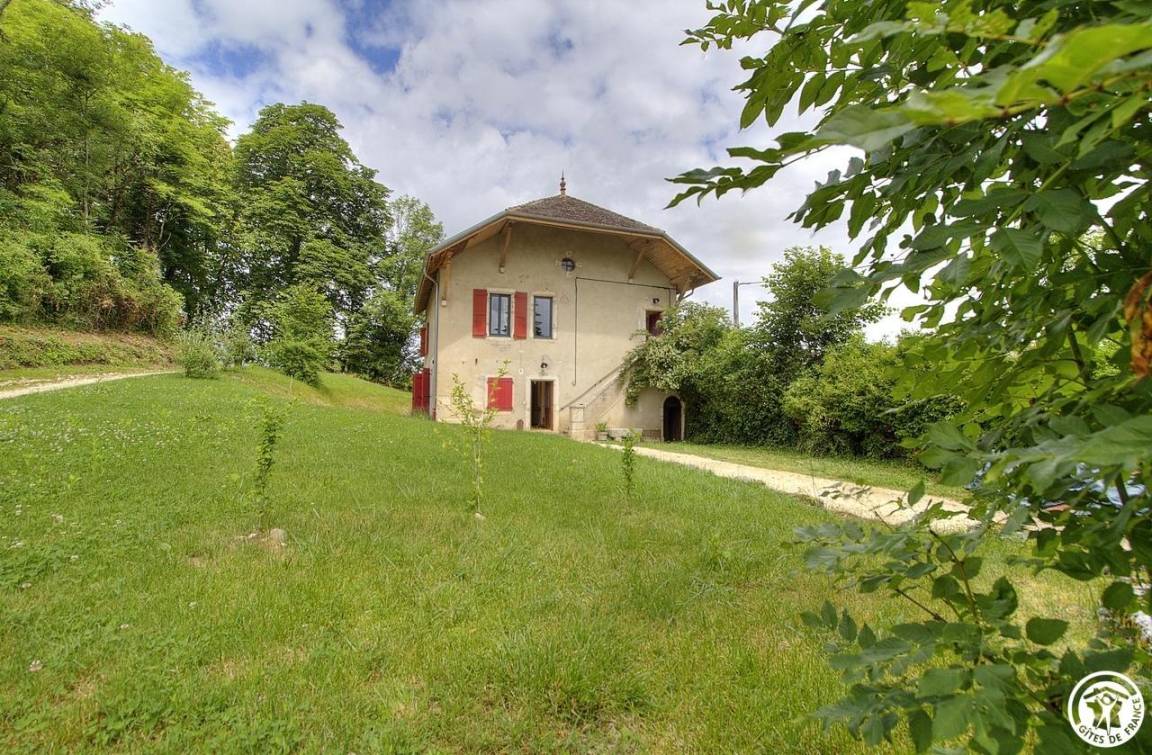 77 M² Gîte ∙ 4 Chambres ∙ 9 Personnes - Ain