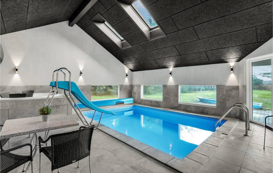 265 M² House ∙ 8 Bedrooms ∙ 22 Guests - List
