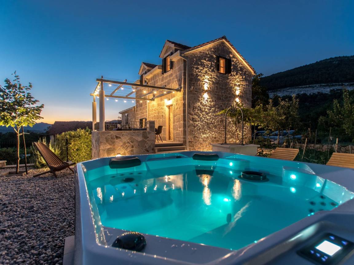55 M² House ∙ 2 Bedrooms ∙ 4 Guests - Drvenik
