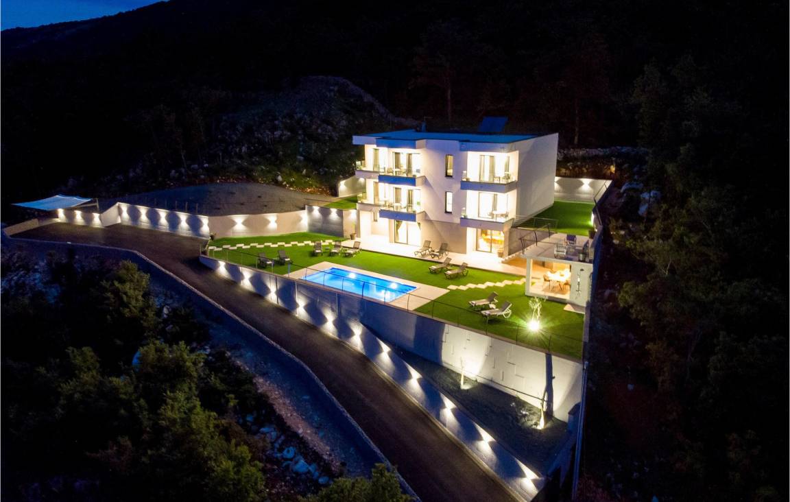 366 M² Ferienhaus ∙ 6 Schlafzimmer ∙ 16 Gäste - Mošćenička Draga