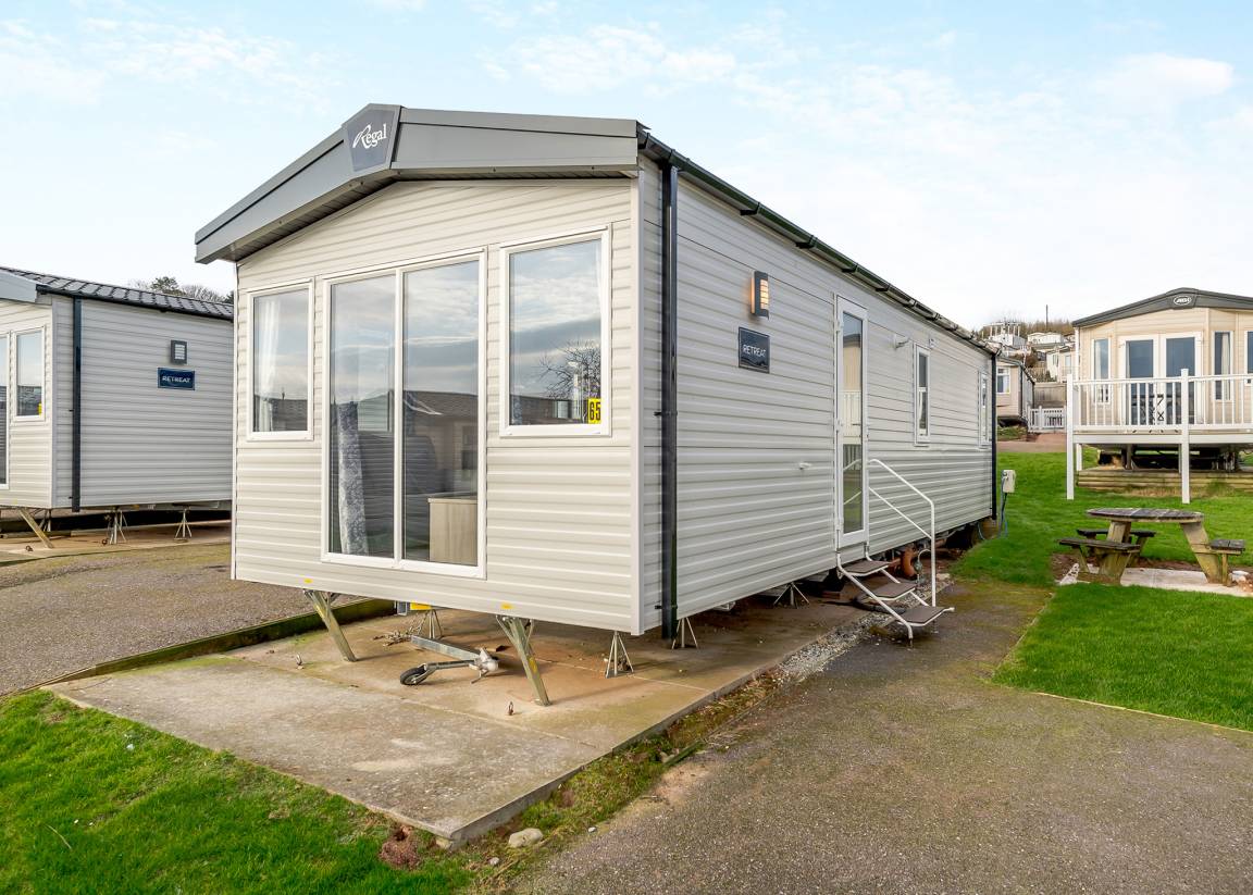 Caravan ∙ 2 Bedrooms ∙ 6 Guests - Devon