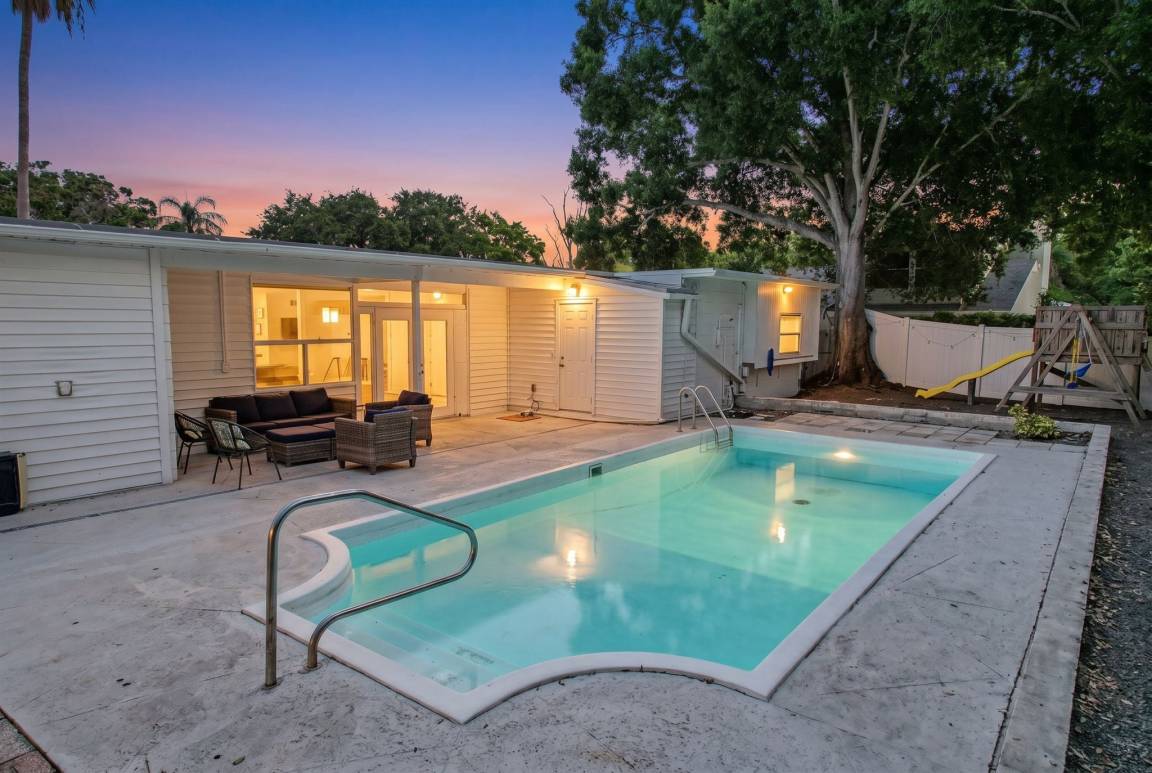 142 M² House ∙ 4 Bedrooms ∙ 10 Guests - Indian Rocks Beach, FL