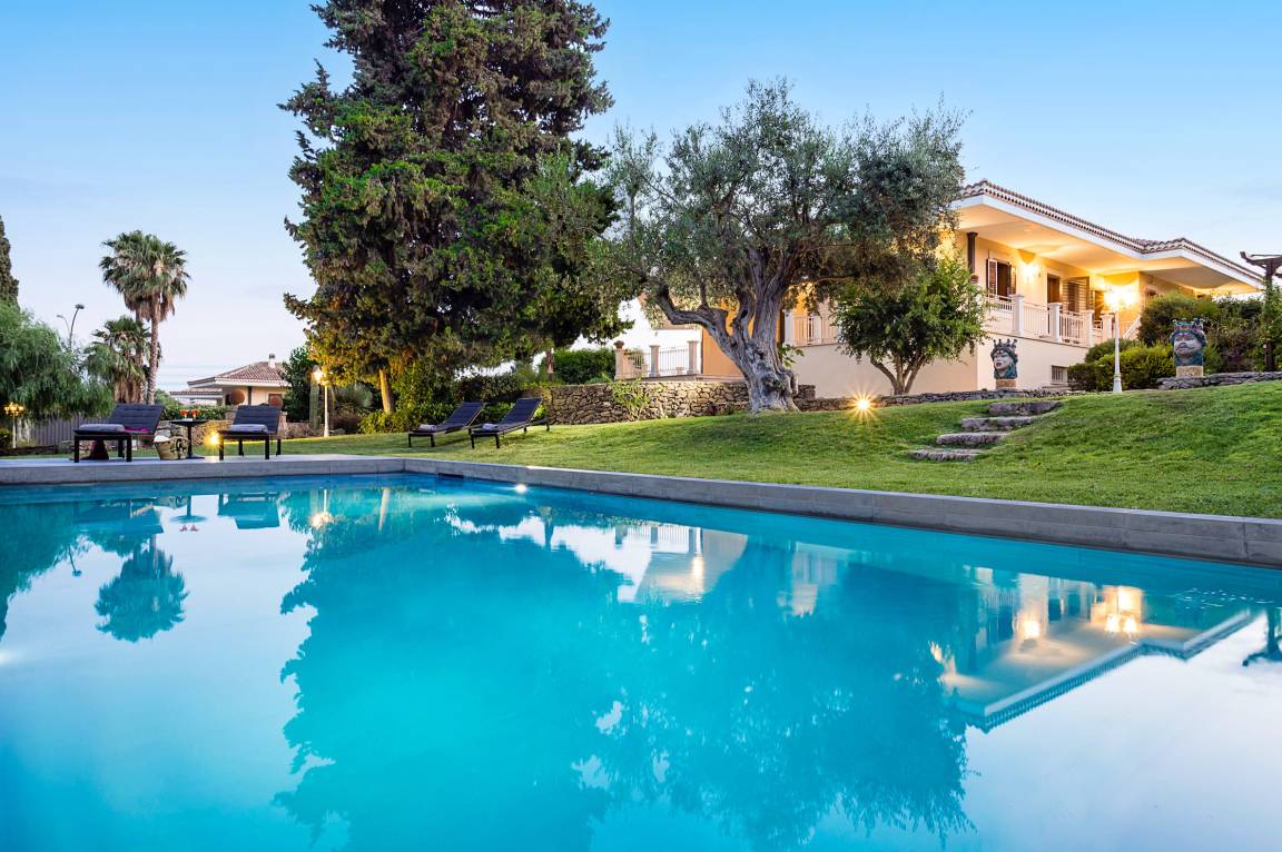 420 M² Villa ∙ 4 Chambres ∙ 8 Personnes - Belvedere