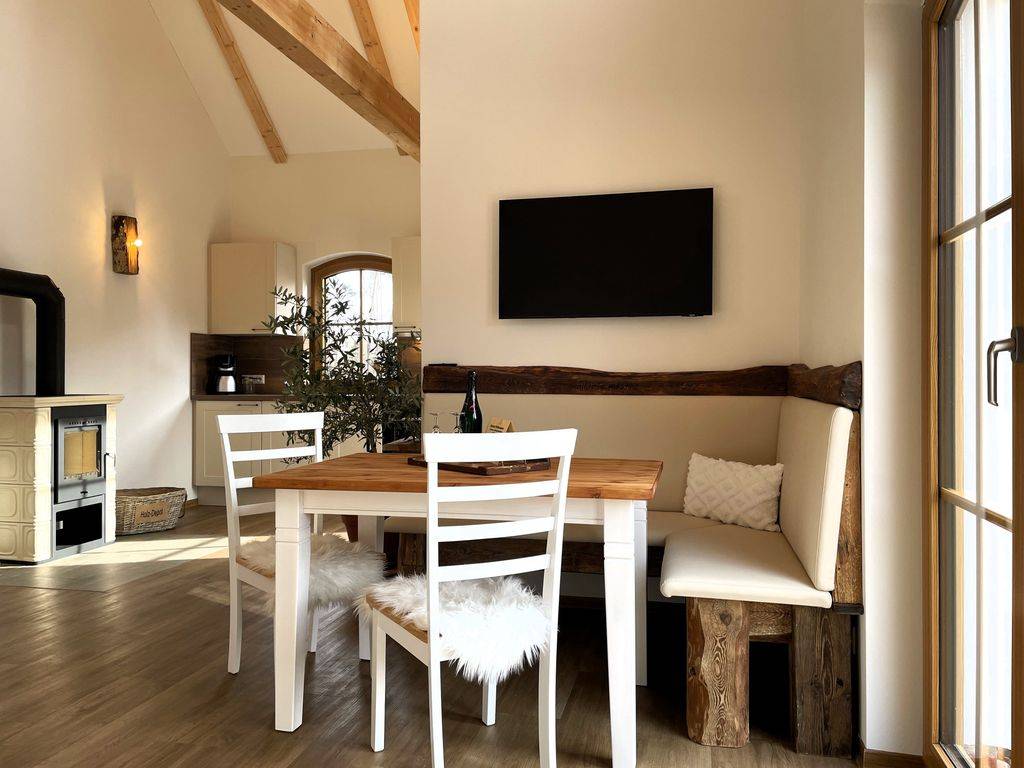 60 M² Ferienwohnung ∙ 2 Schlafzimmer ∙ 4 Gäste - Kamenz