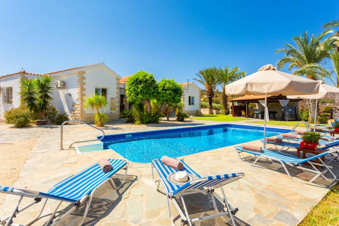 215 M² Villa ∙ 4 Bedrooms ∙ 8 Guests - Латхи
