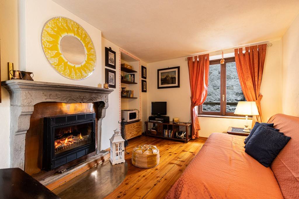 70 M² Ferienwohnung ∙ 1 Schlafzimmer ∙ 4 Gäste - Domaso