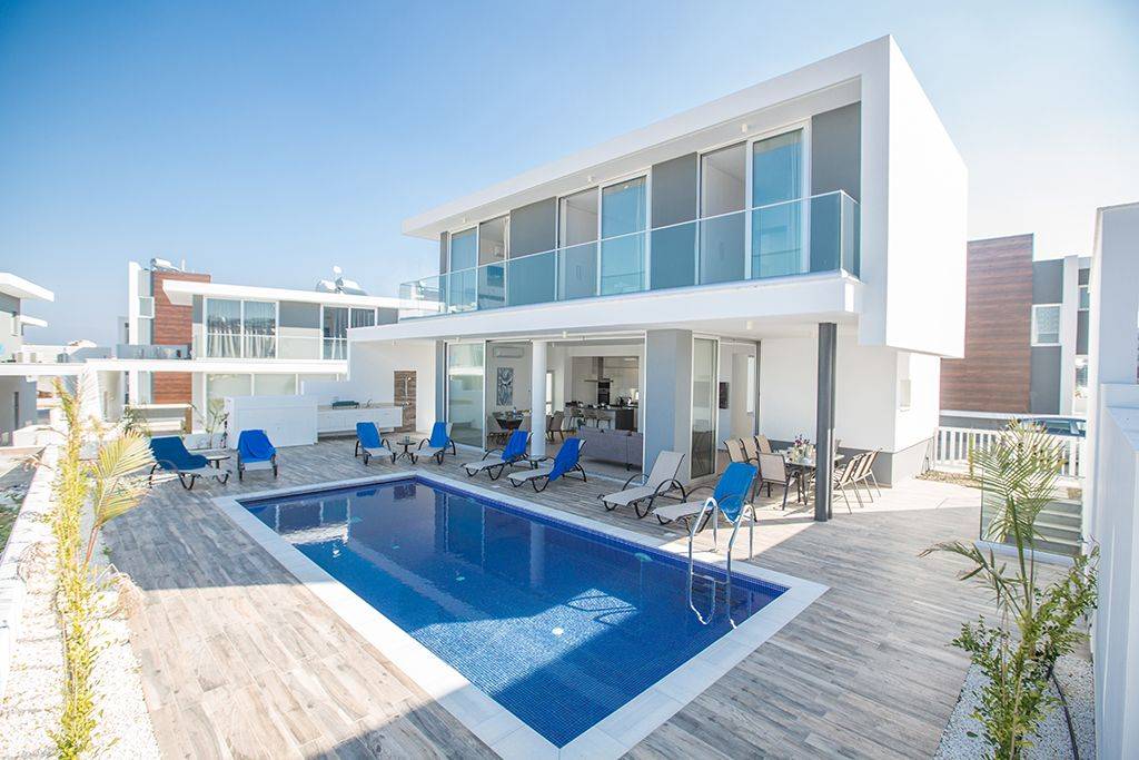 Cottage ∙ 5 Bedrooms ∙ 11 Guests - Protaras