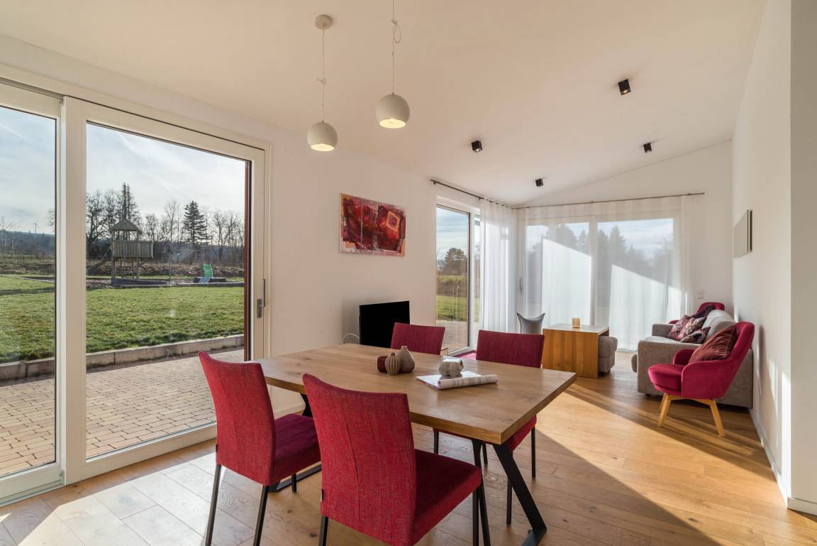 67 M² Ferienwohnung ∙ 1 Schlafzimmer ∙ 4 Gäste - Straubenhardt