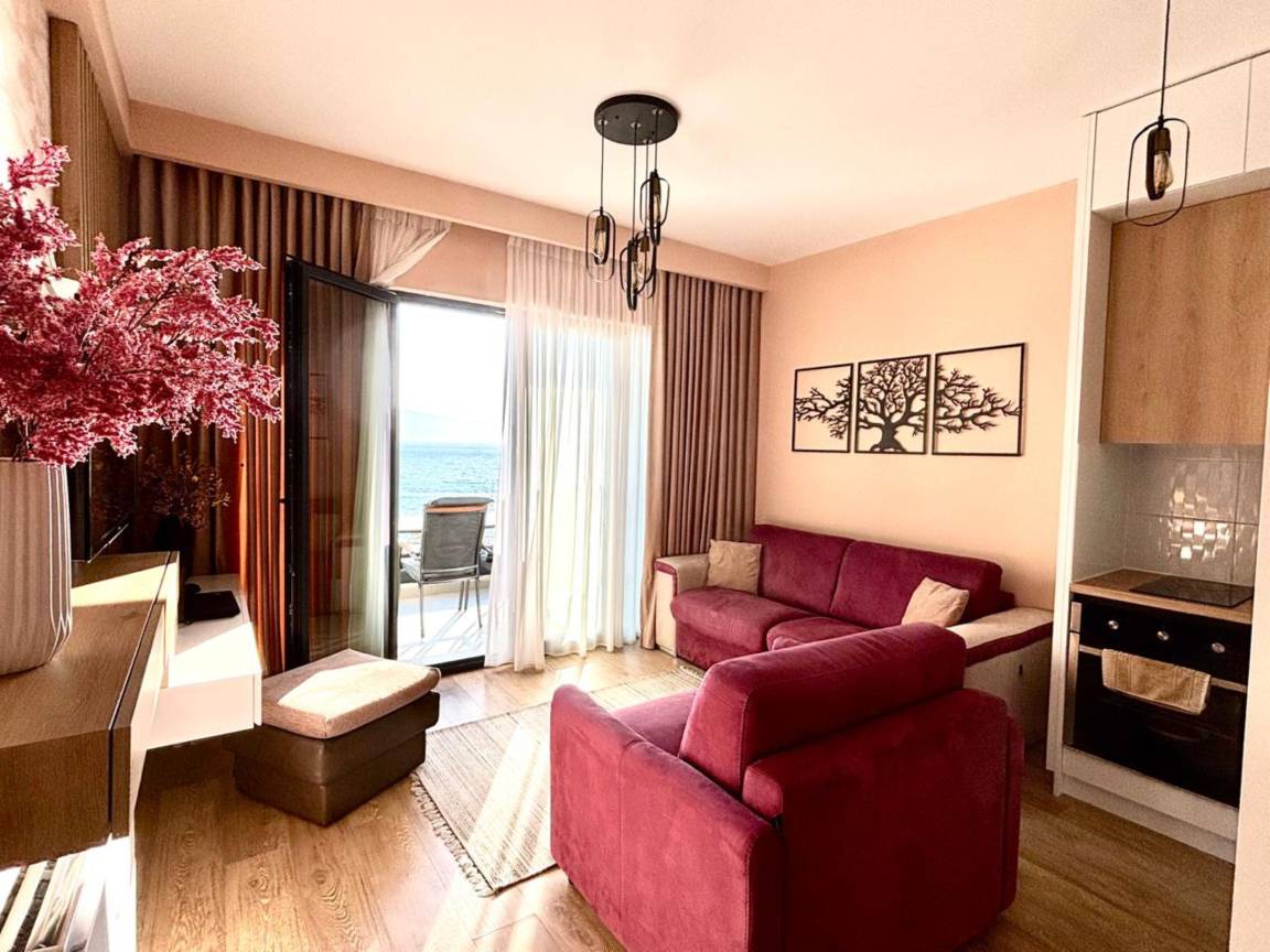 60 M² Apartment ∙ 2 Bedrooms ∙ 4 Guests - Vlorë