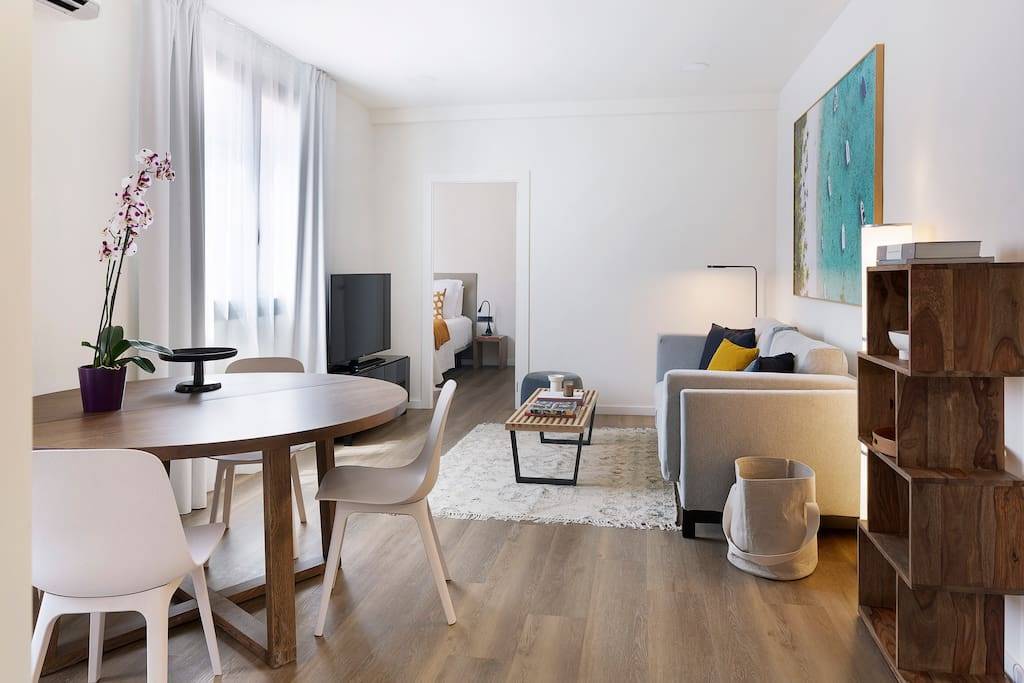 62 M² Apartment ∙ 2 Bedrooms ∙ 4 Guests - Cornellà de Llobregat