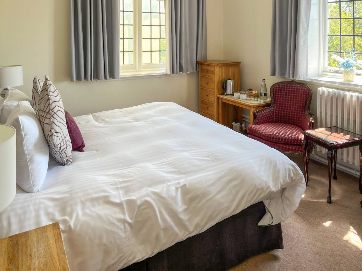 Cottage ∙ 13 Bedrooms ∙ 32 Guests - Suffolk