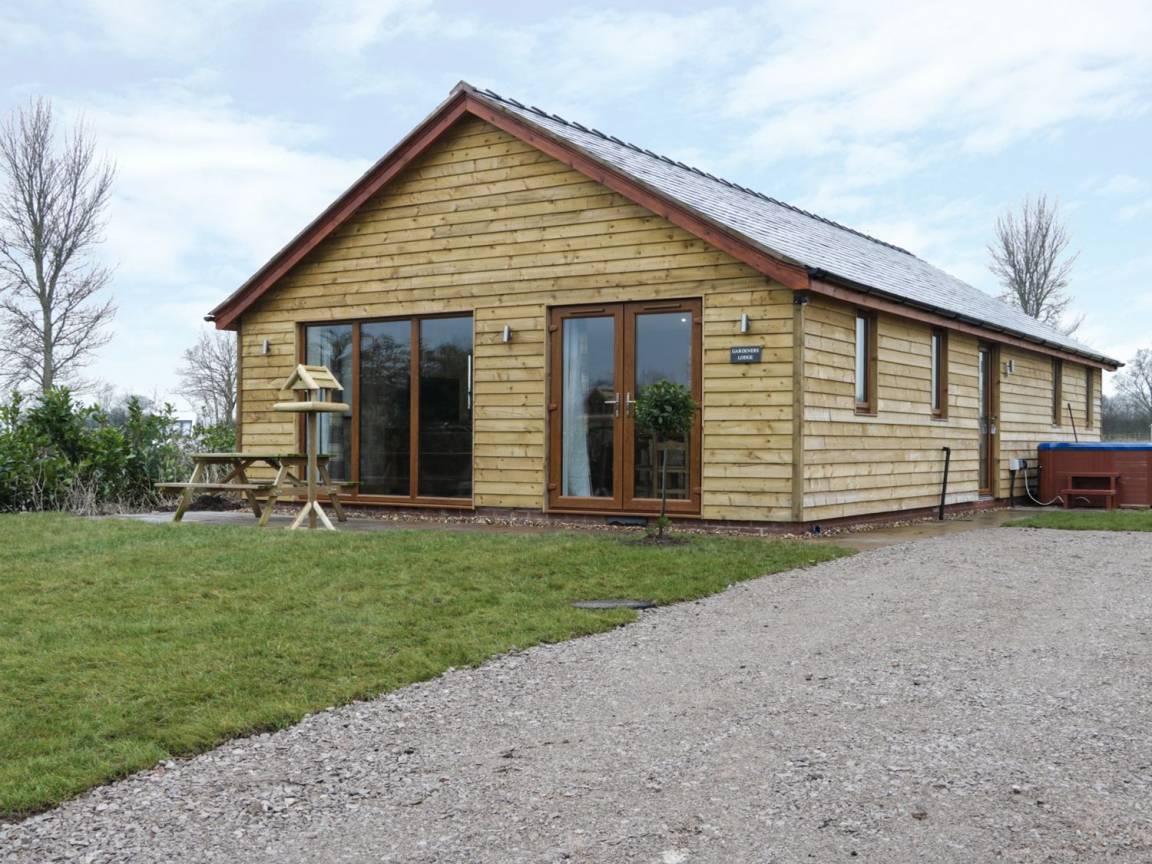 Cottage ∙ 2 Bedrooms ∙ 4 Guests - Nantwich
