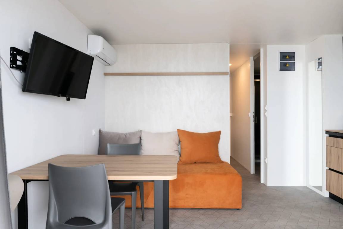 34 M² Asuntovaunu ∙ 2 Makuuhuonetta ∙ 3 Vierasta - Calabre