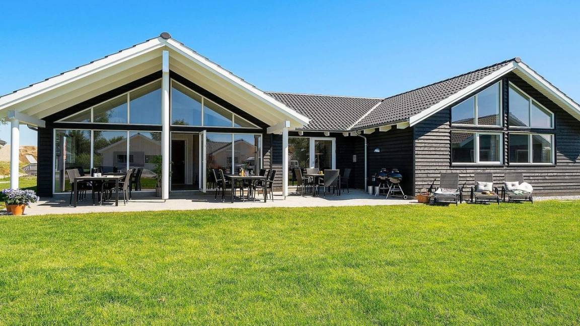221 M² House ∙ 6 Bedrooms ∙ 16 Guests - Baltic Sea