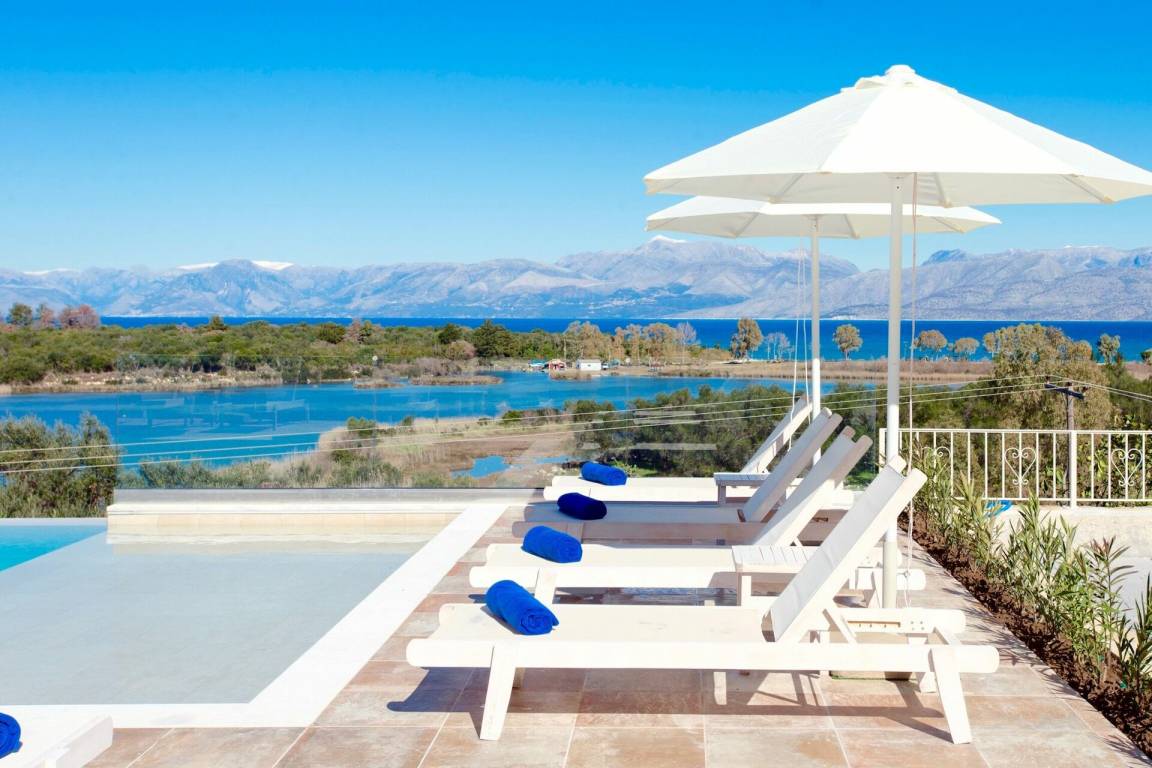 350 M² Villa ∙ 8 Chambres ∙ 18 Personnes - Saranda