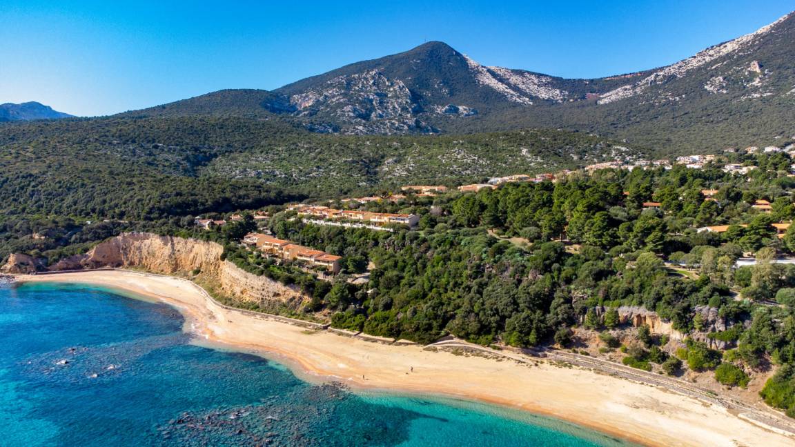 76 M² Apartment ∙ 3 Bedrooms ∙ 6 Guests - Cala Gonone