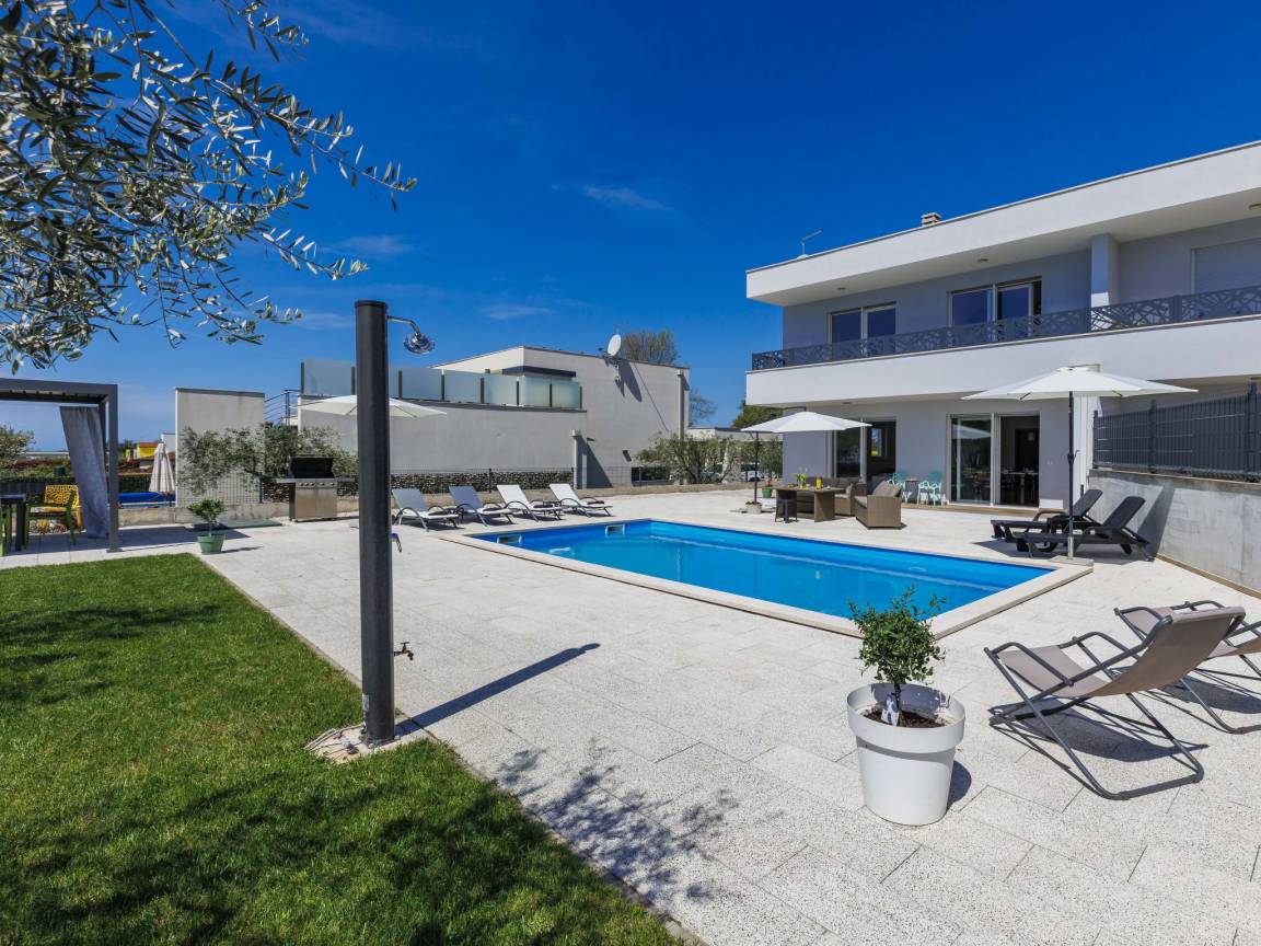 150 M² Huis ∙ 4 Slaapkamers ∙ 8 Gasten - Novigrad