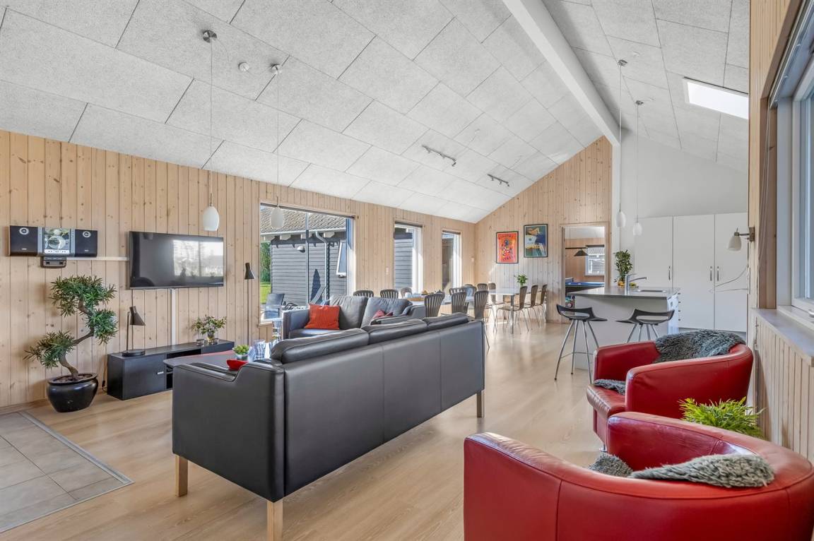 261 m² Ferienhaus ∙ 8 Schlafzimmer ∙ 20 Gäste – Bild 8