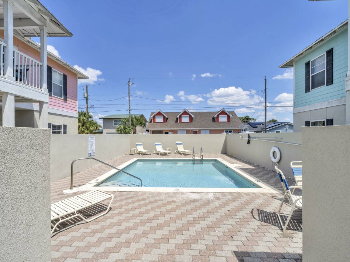 107 M² House ∙ 2 Bedrooms ∙ 6 Guests - Lower Grand Lagoon, FL