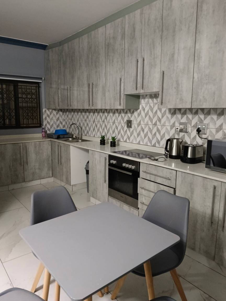 120 M² Ferienwohnung ∙ 2 Schlafzimmer ∙ 6 Gäste - Durban