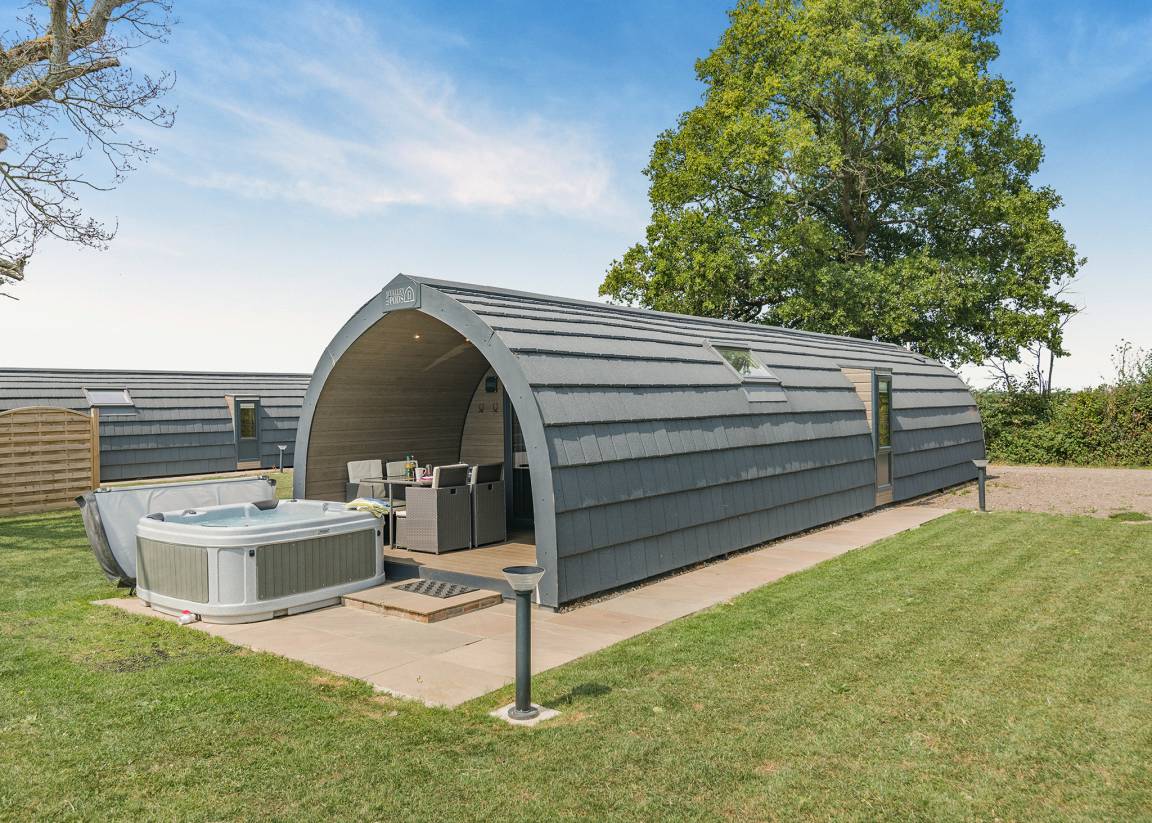 Chalet ∙ 2 Bedrooms ∙ 4 Guests - Somerset