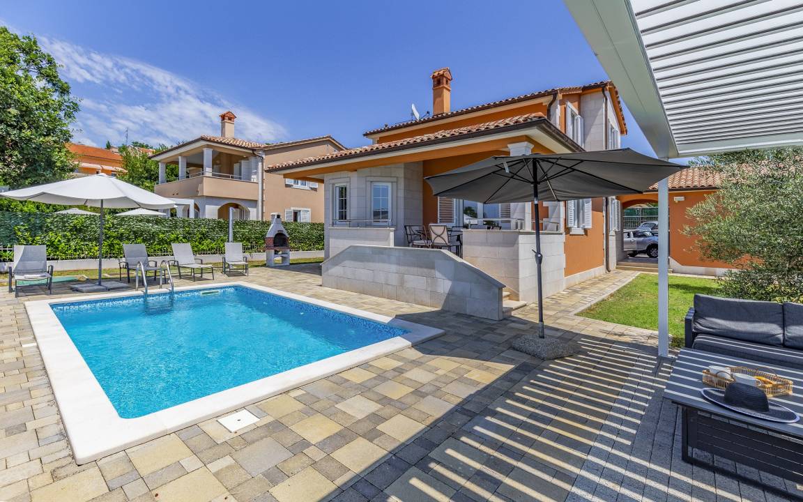 136 M² Villa ∙ 4 Bedrooms ∙ 8 Guests - Banjole