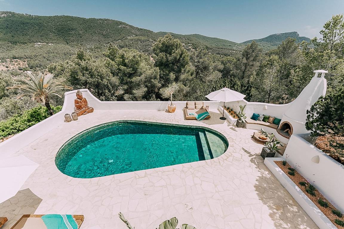 300 M² Villa ∙ 4 Bedrooms ∙ 8 Guests - Ibiza