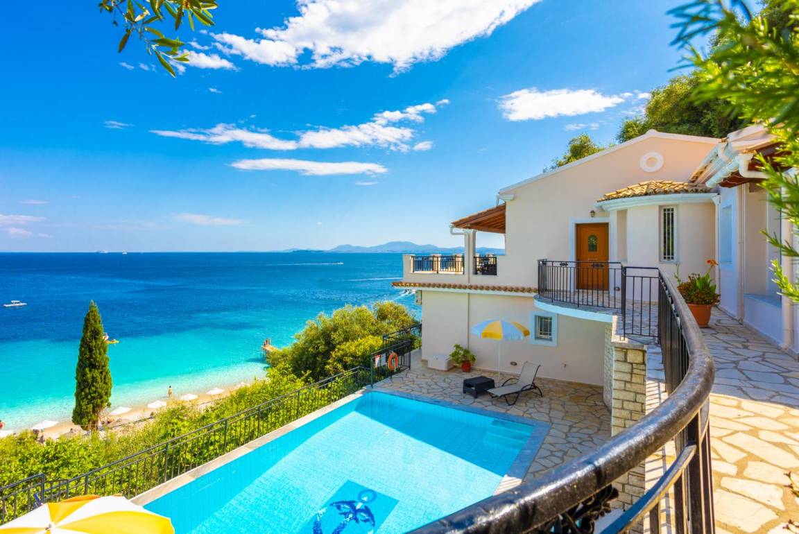 225 M² Villa ∙ 3 Bedrooms ∙ 7 Guests - Ksamil