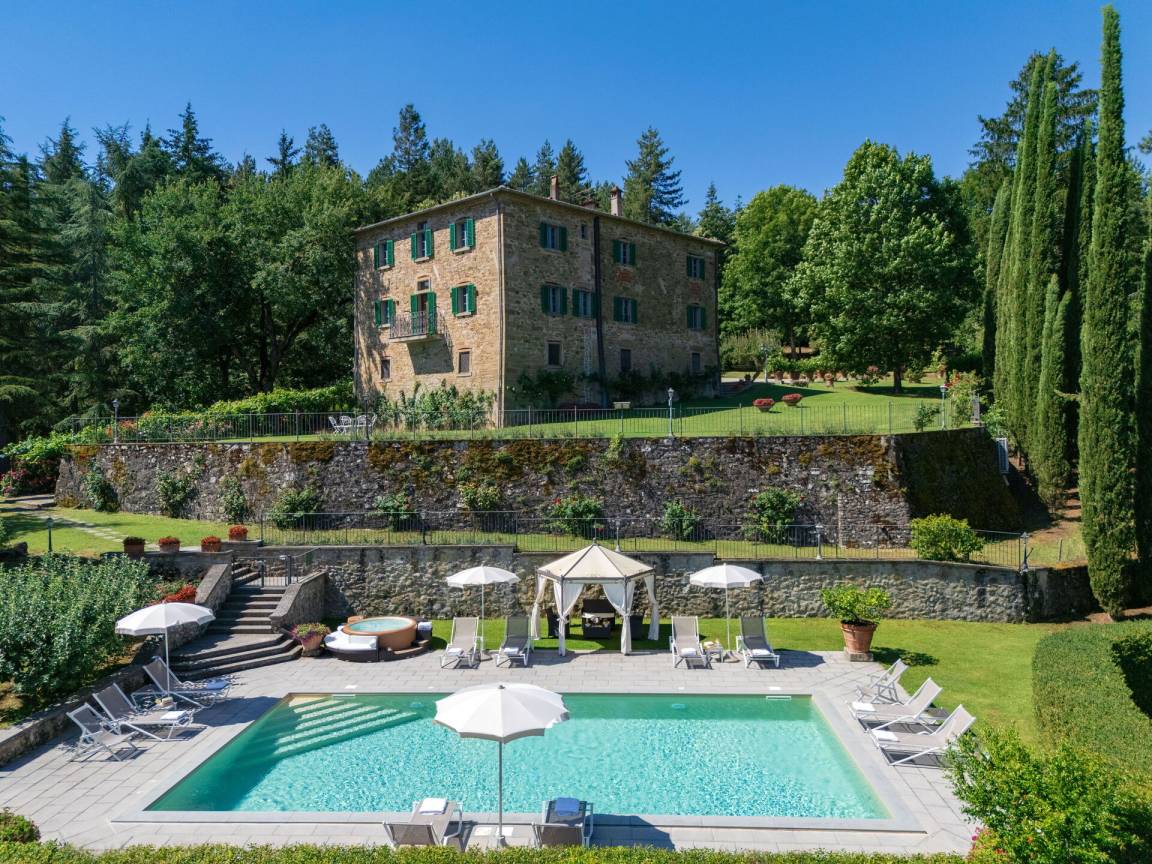 500 m&sup2; Villa 6 Schlafzimmer 12 G&auml;ste