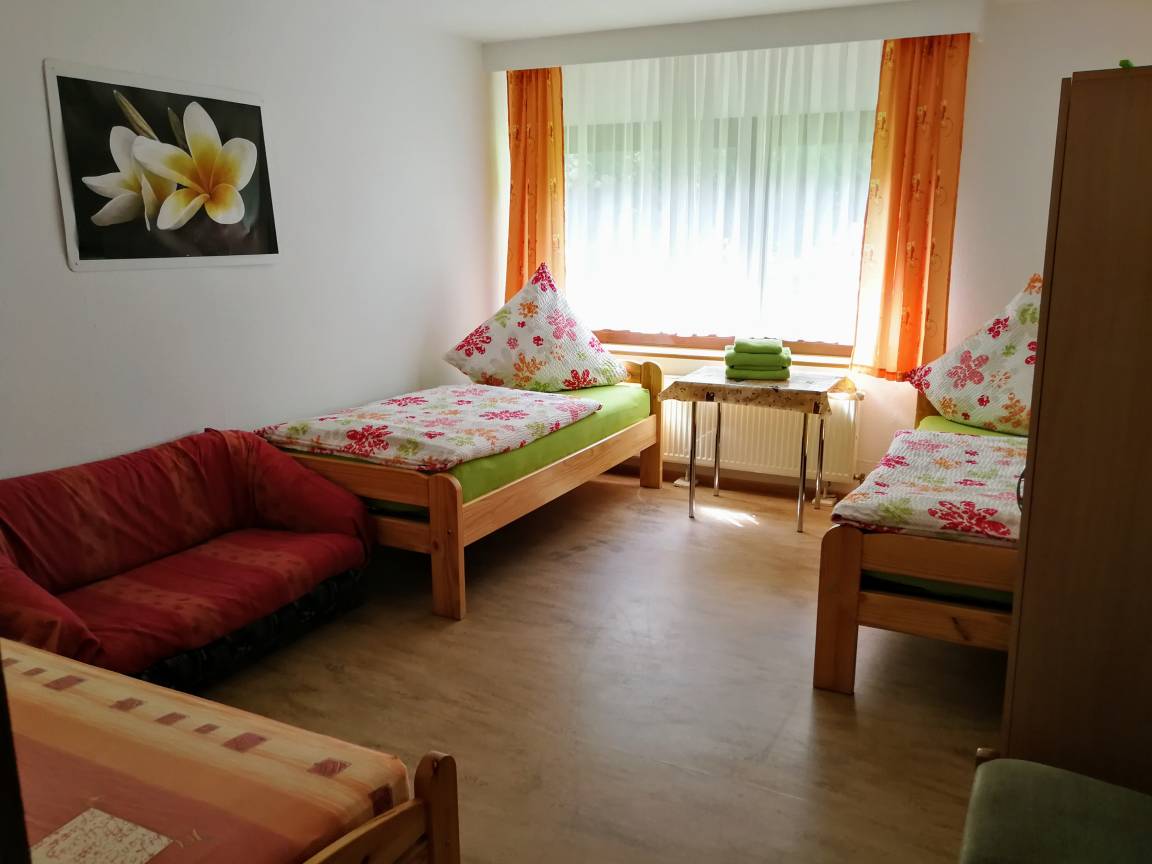 Ferienwohnung ∙ 2 Schlafzimmer ∙ 6 Gäste - Tauberbischofsheim