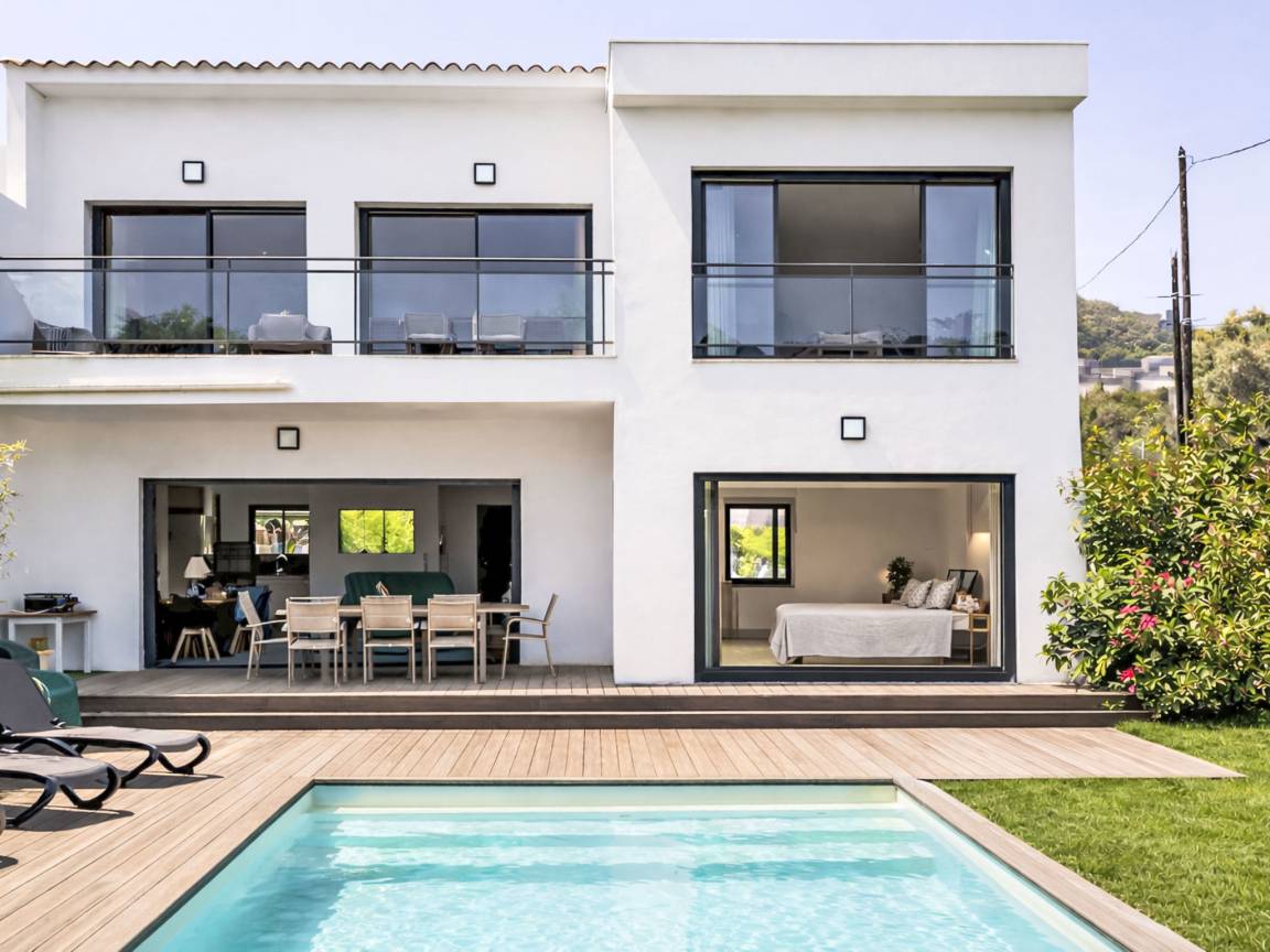 130 M² Appartement ∙ 4 Chambres ∙ 8 Personnes - Solenzara