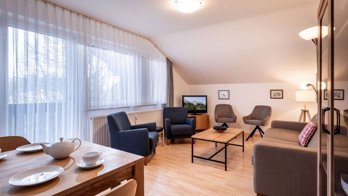 50 M² Ferienwohnung ∙ 1 Schlafzimmer ∙ 6 Gäste - Samerberg